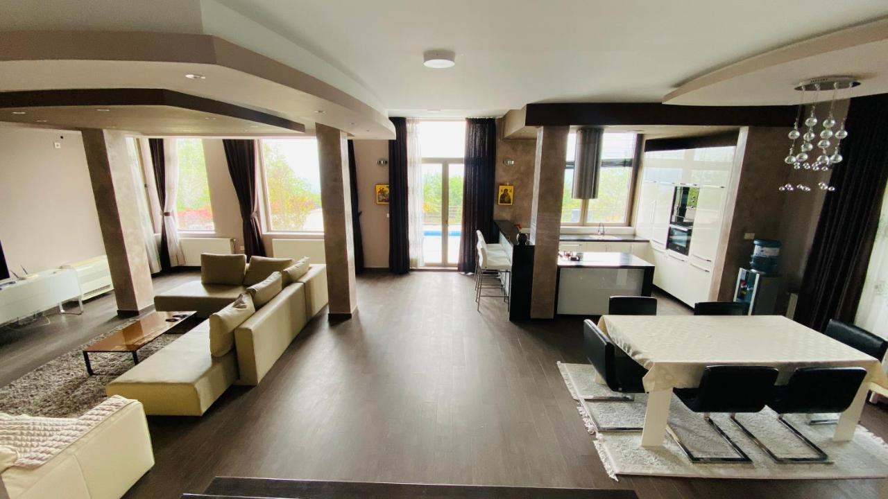 Villa Sunny Side Apartment Skopje Dolno Solnje ภายนอก รูปภาพ