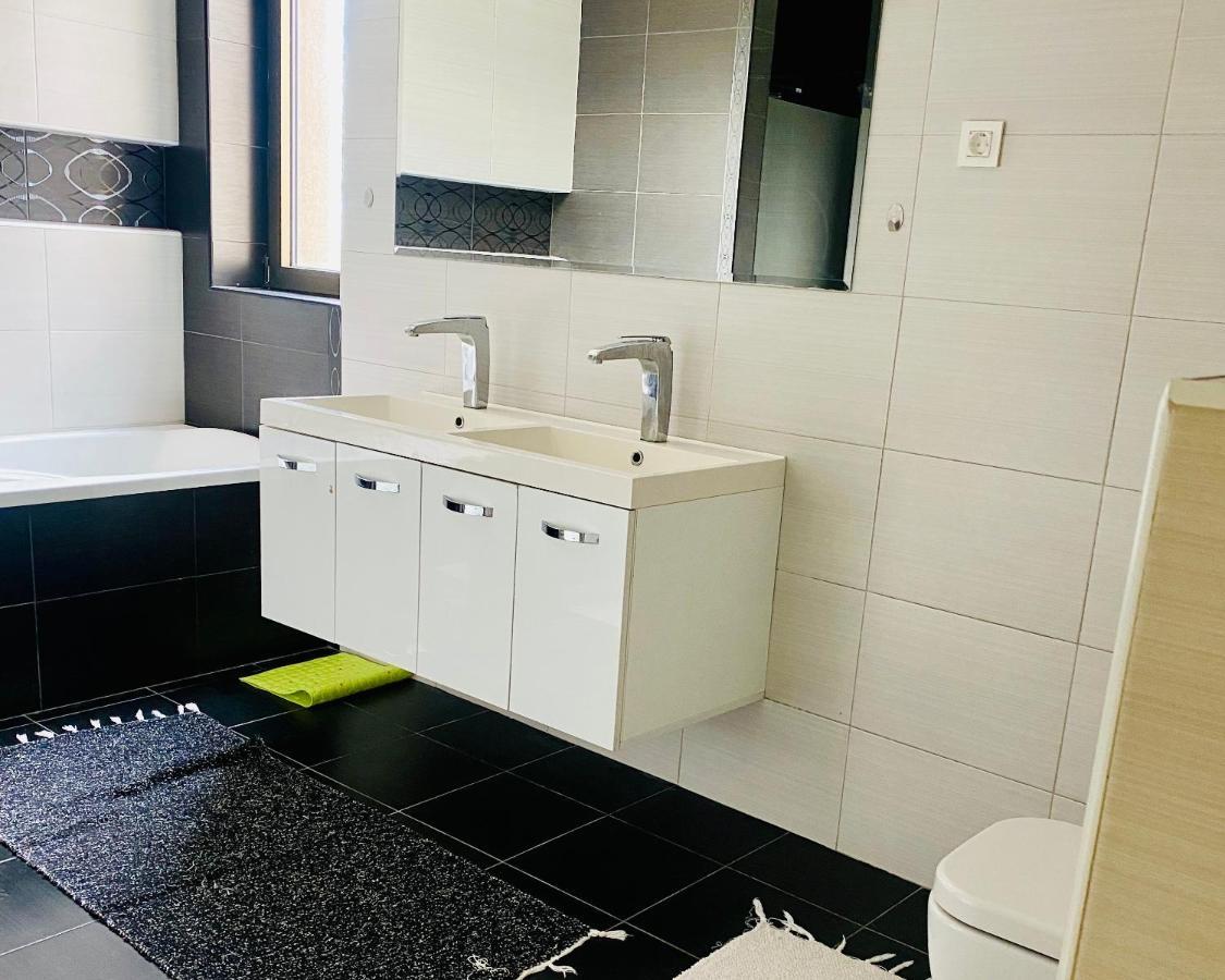 Villa Sunny Side Apartment Skopje Dolno Solnje ภายนอก รูปภาพ