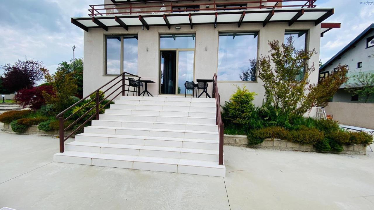 Villa Sunny Side Apartment Skopje Dolno Solnje ภายนอก รูปภาพ