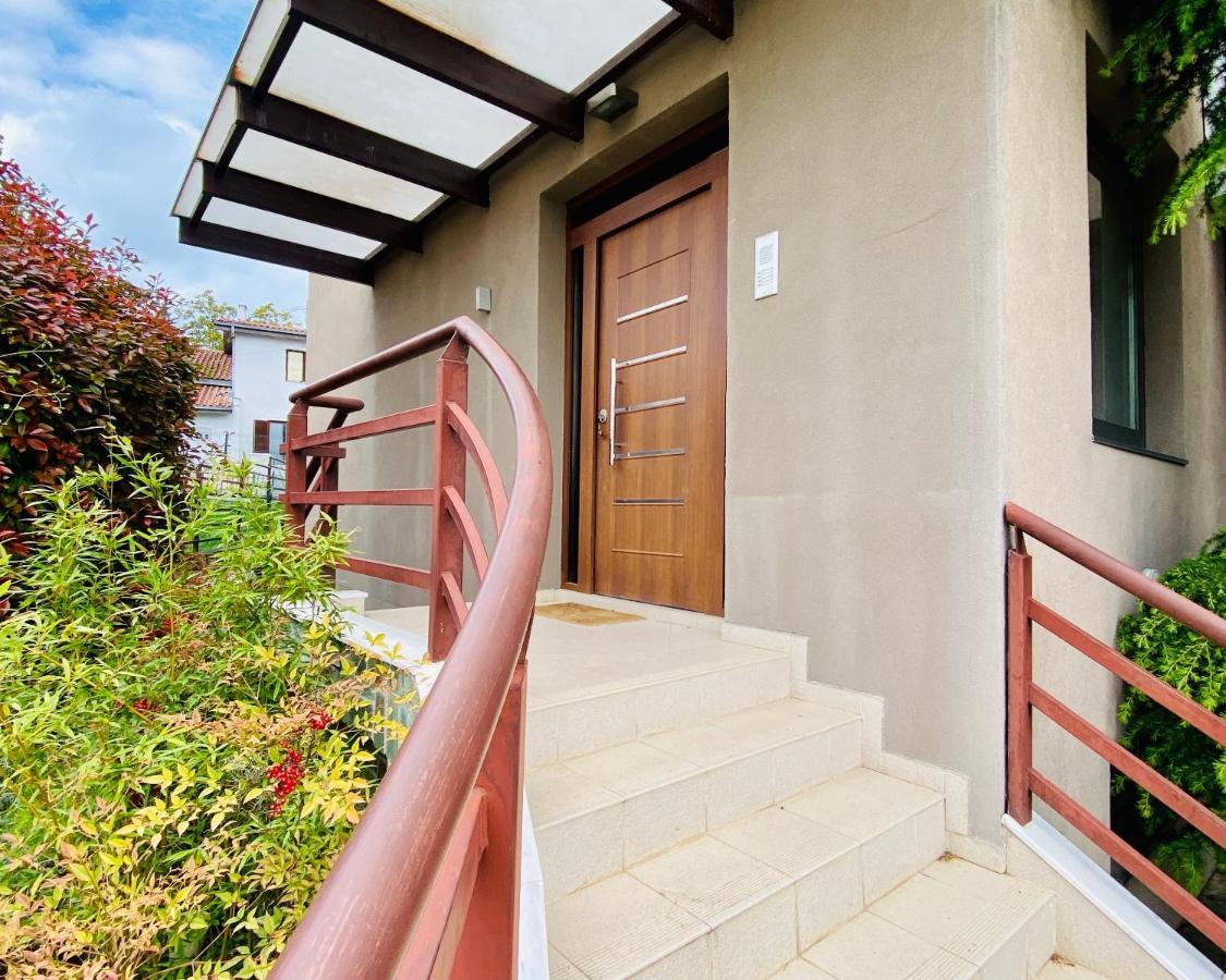 Villa Sunny Side Apartment Skopje Dolno Solnje ภายนอก รูปภาพ