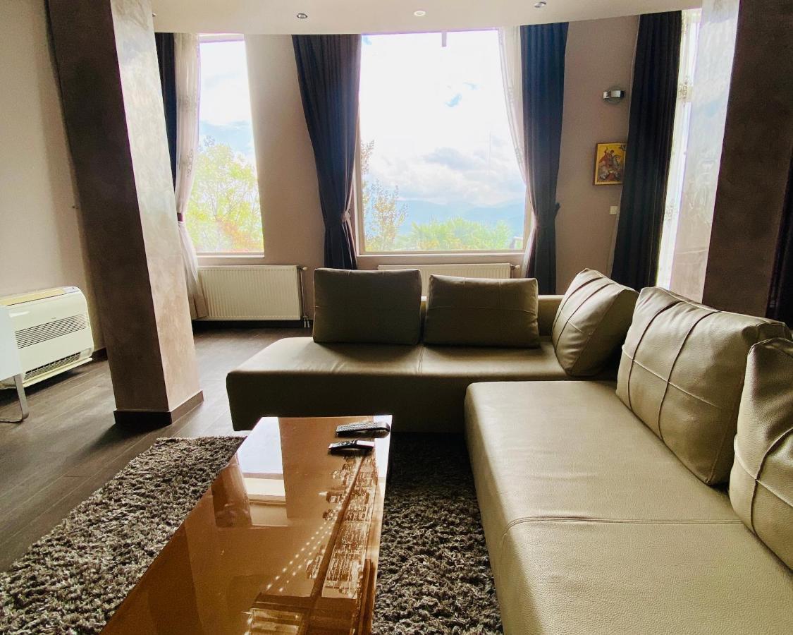 Villa Sunny Side Apartment Skopje Dolno Solnje ภายนอก รูปภาพ